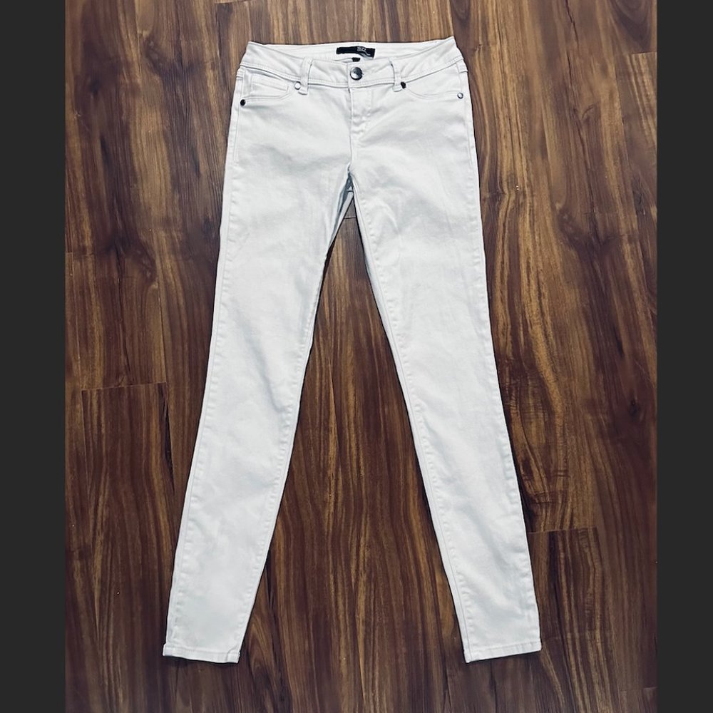 1822 Denim Butter 32" Tall Skinny Women's Jegging In Wynter White